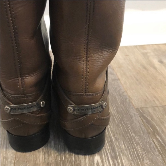Frye pull on boots. Size 6 - Picture 4 of 6